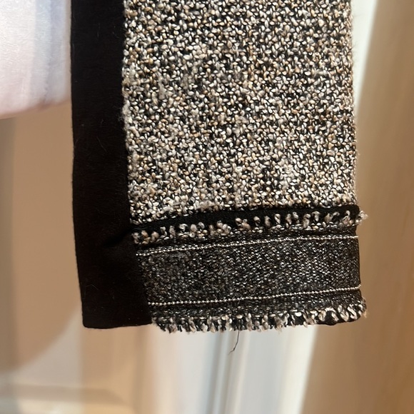 Short, semi fitted jacket. Black & gray tweed. - Picture 6 of 11